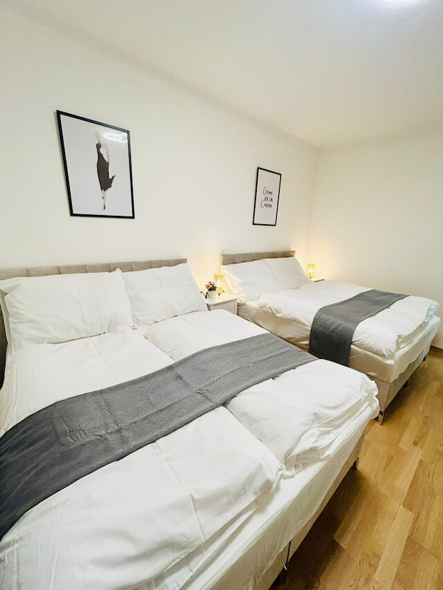 ニュー ラグジュアリー アパートメント メトロ ステーション