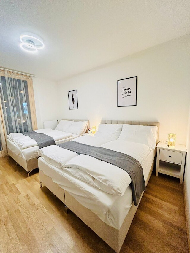 ニュー ラグジュアリー アパートメント メトロ ステーション