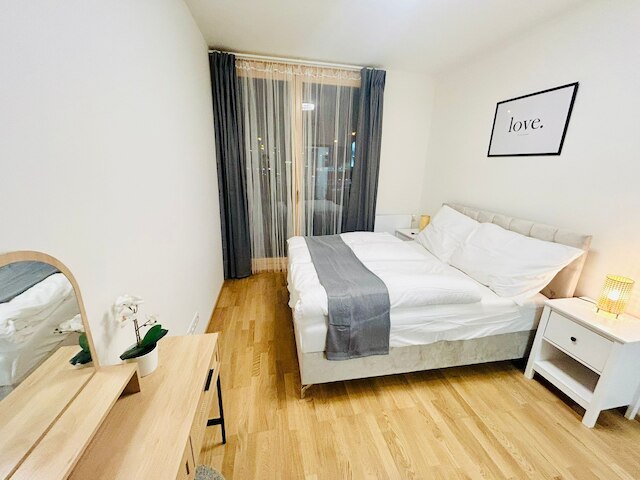 ニュー ラグジュアリー アパートメント メトロ ステーション