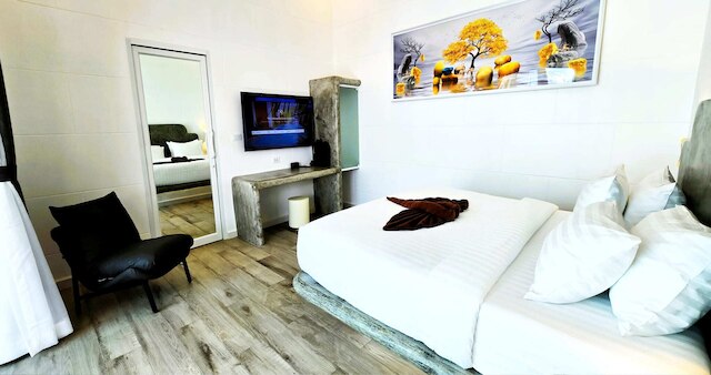 スターランド ラグジュアリー プール ヴィラ パタヤ 8 ベッドルームズ