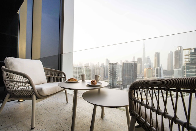 スタニング ブルジュ ビュー アップサイド リビング スタジオ