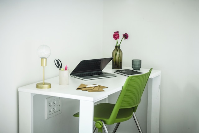 スタジオ アパートメント ウィズ バルコニー アンド キッチン