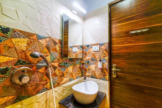 レヴァー ホテルズ