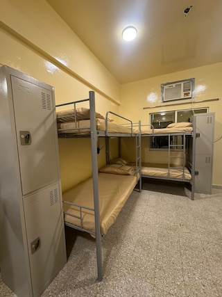 ブランドニュー ボーイズ ホステル イン デイラ ドバイ