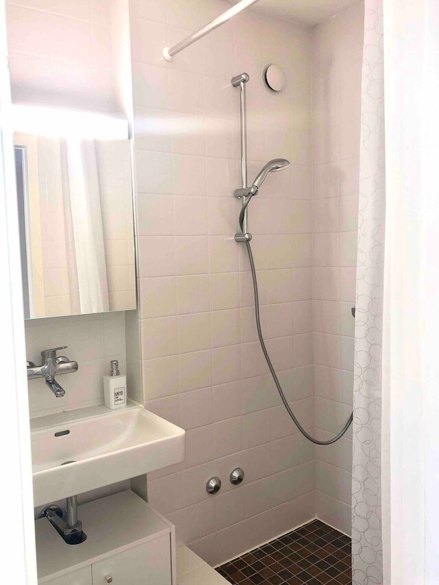 カヤ チューリッヒ ニーダードルフ