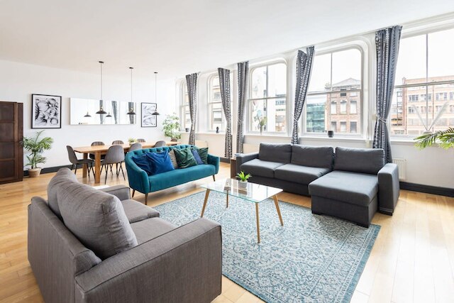 ホスト ステイ エクスチェンジ ストリート リビング