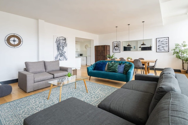 ホスト ステイ エクスチェンジ ストリート リビング