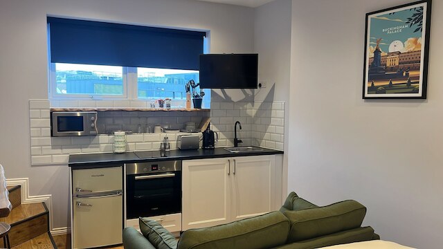 レスター スクエア サード フロア スタジオ