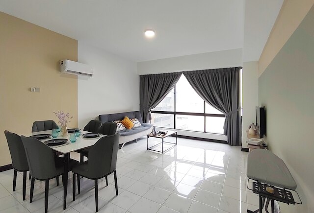 プラザ ベルジャヤ バイ マンハッタン グループ