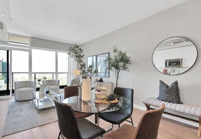 スカイライン ラグジュ パノラミック スイーツ アンド タワーズ トロント