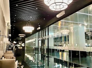 ラグジュアリー ホワイト & ゴールド ヘイブン イン マカティ