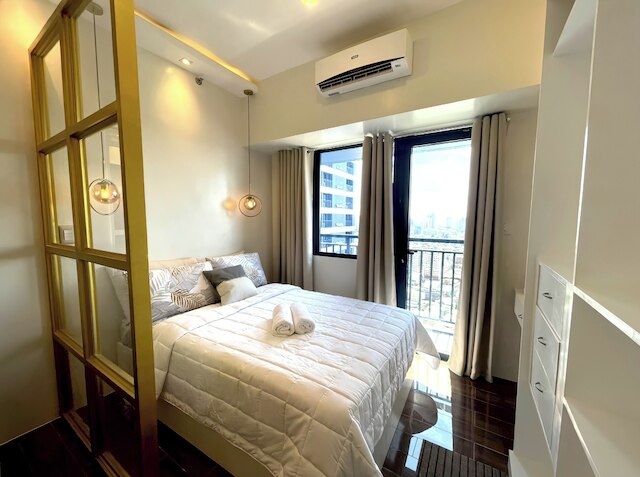 ラグジュアリー ホワイト & ゴールド ヘイブン イン マカティ