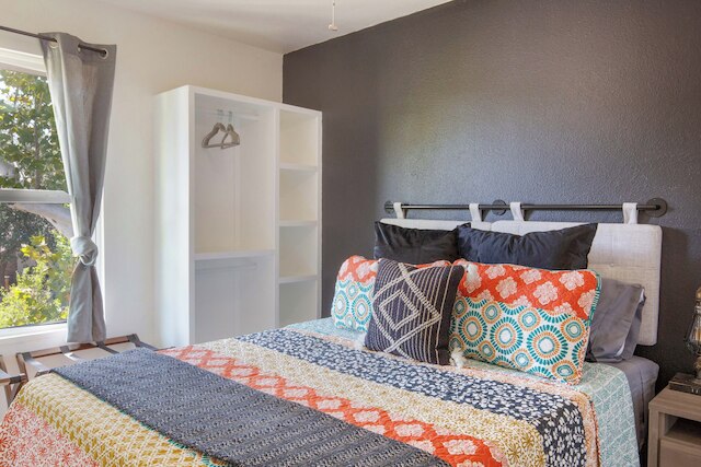 ベッドルーム イン ホーム 7 マイルズ フロム ダウンタウン