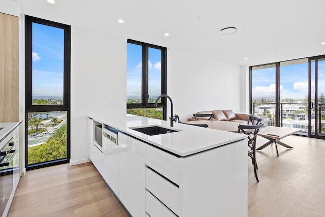 ウォーターフロント エスケープ アット エッセンティア