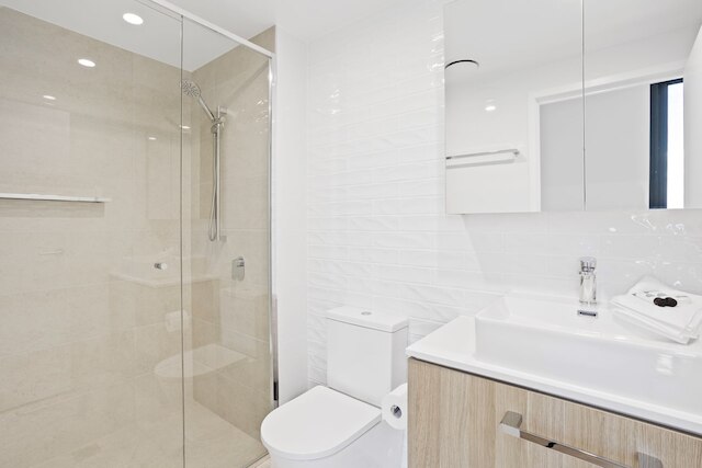 ウォーターフロント エスケープ アット エッセンティア