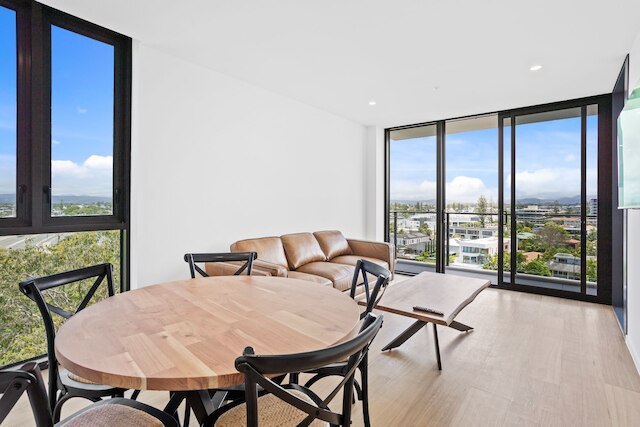 ウォーターフロント エスケープ アット エッセンティア