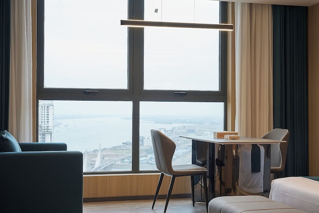 オール イン ライト ラグジュアリー ホテル