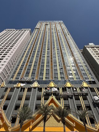 オール イン ライト ラグジュアリー ホテル