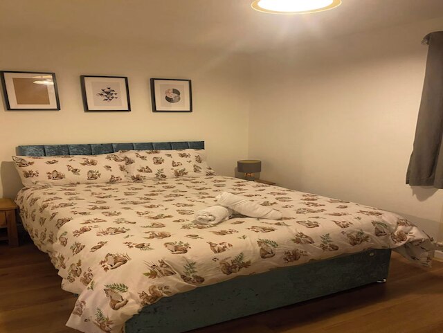 ラグジュアリー ホーム トッテナム コート ロード チャリングクロス レスター スクエア