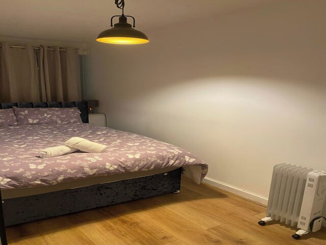 ラグジュアリー ホーム トッテナム コート ロード チャリングクロス レスター スクエア