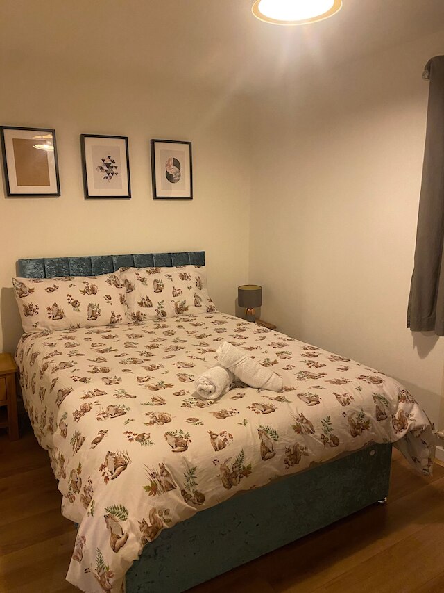 ラグジュアリー ホーム トッテナム コート ロード チャリングクロス レスター スクエア