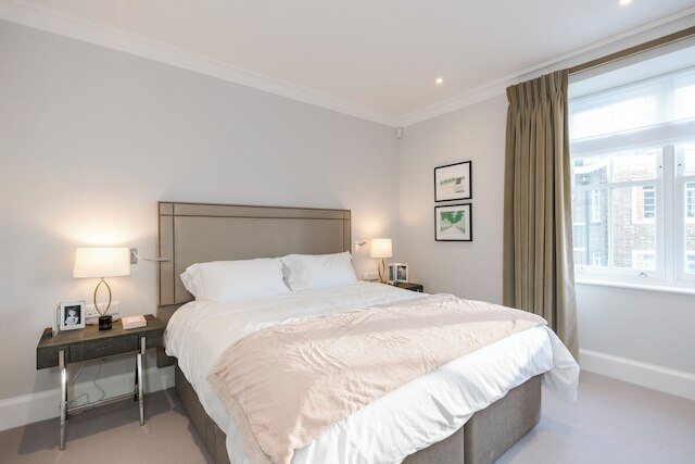 バッキンガム & ロイズ ナイツブリッジ