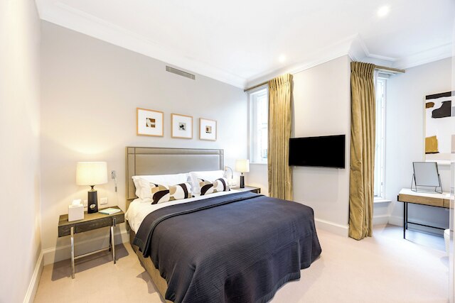 バッキンガム & ロイズ ナイツブリッジ