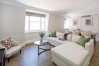 バッキンガム & ロイズ ナイツブリッジ