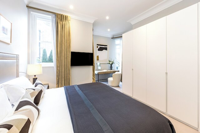 バッキンガム & ロイズ ナイツブリッジ