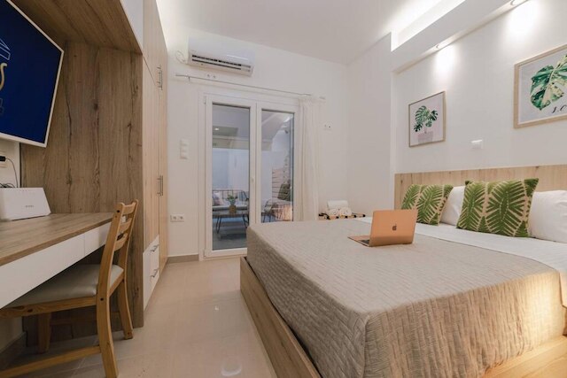 スモール アンド コージー スタジオ