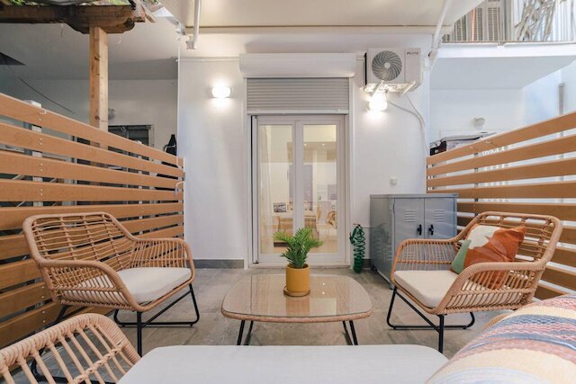 スモール アンド コージー スタジオ