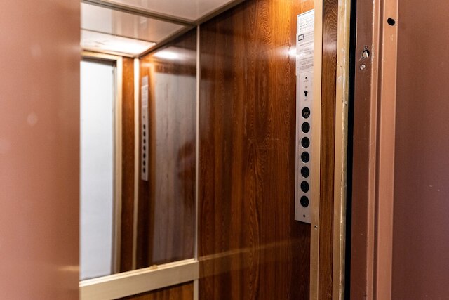 ヒストリカル センター アテネ アメージング スタジオ