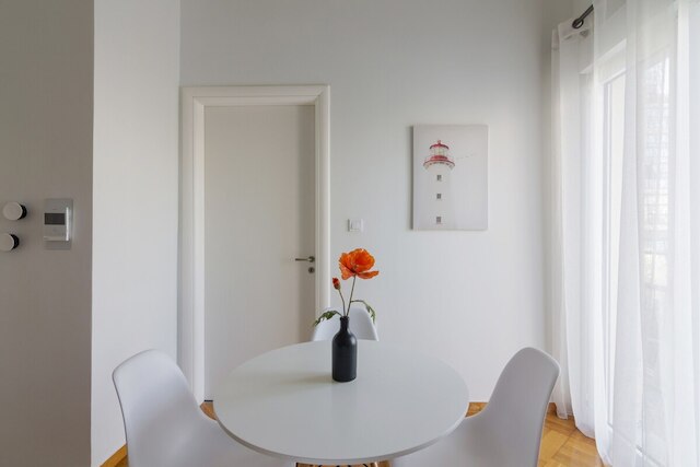 サニー パラダイス イン ザ ハート オブ アテネ