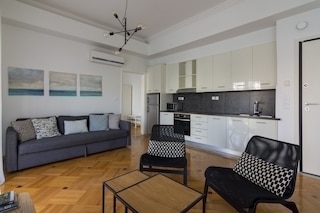 サニー パラダイス イン ザ ハート オブ アテネ