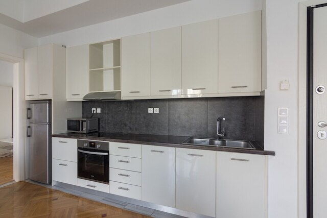 サニー パラダイス イン ザ ハート オブ アテネ