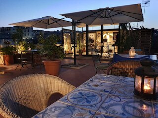 ザ スペイン パレス スイーツ、ルームズ、アパートメンツ & テラス