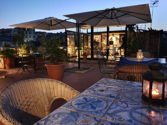 ザ スペイン パレス スイーツ、ルームズ、アパートメンツ & テラス