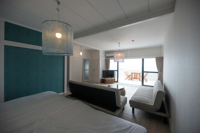 KAWAZU BEACH HOUSE BLUE MOON