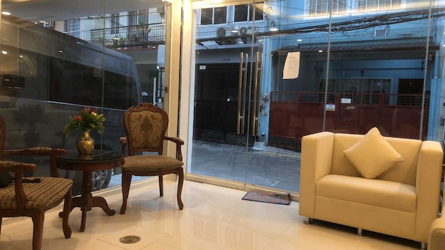 スーパー OYO 1128 W サンコ ビルディング リース