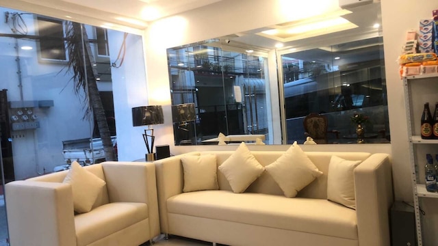 スーパー OYO 1128 W サンコ ビルディング リース