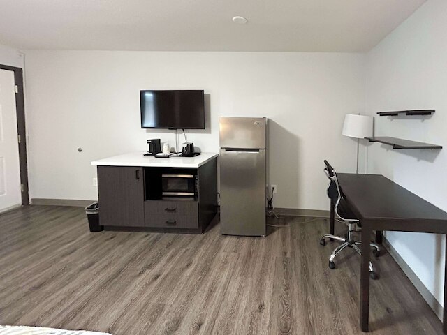 スタジオ 6 スイーツ バンクーバー, ワ - ウォーターフロント