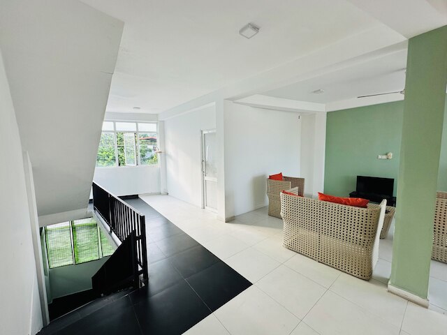 MCS ホリデー アパートメンツ