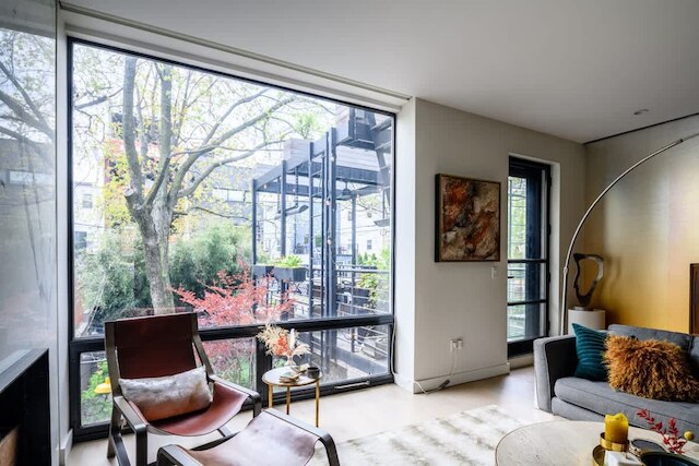 パシフィック バイ ローブ トラベル デュプレックス ウィズ デッキ バックヤード