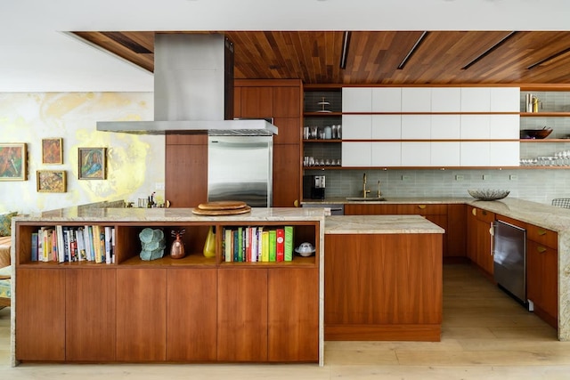 パシフィック バイ ローブ トラベル デュプレックス ウィズ デッキ バックヤード