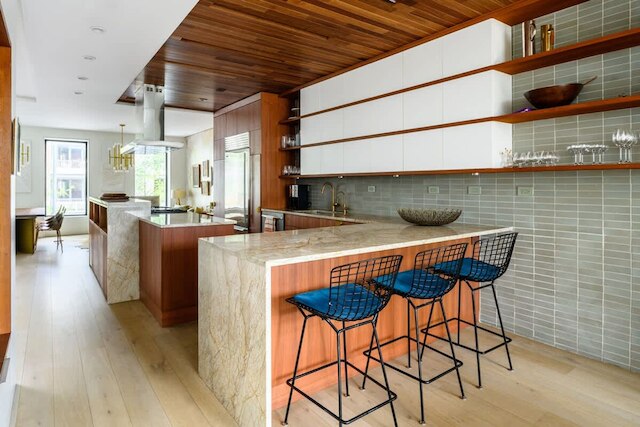 パシフィック バイ ローブ トラベル デュプレックス ウィズ デッキ バックヤード