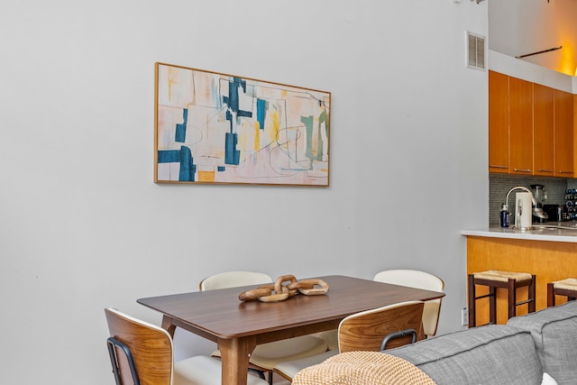 バロー バイ ローブ トラベル 1ベッドルーム ロフト ウィズ シェアード ルーフ