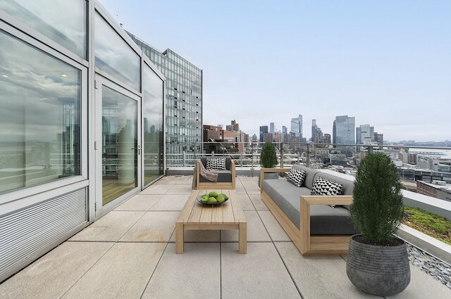 フォルテ セレクト XXV バイ ローブ アパートメント ウィズ プライベート テラス