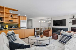 プリンス バイ ローブ トラベル 2ベッドルーム ソーホー コンド ウィズ テラス