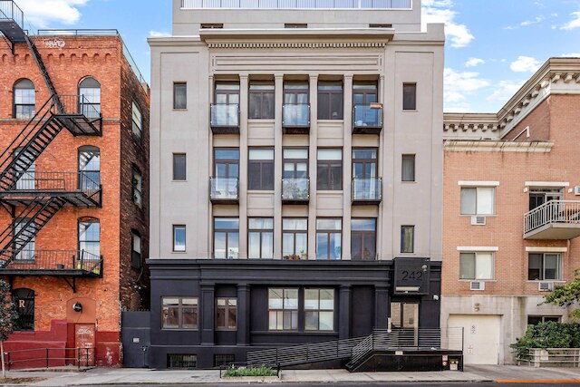 ハヴェマイヤー バイ ローブ トラベル デュプレックス ロフト ウィズ テラス