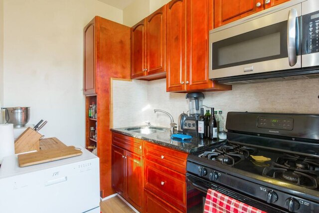 ベスト オブ ブルックリン ファスト インターネット デスク ペッツ オーケー 2FL